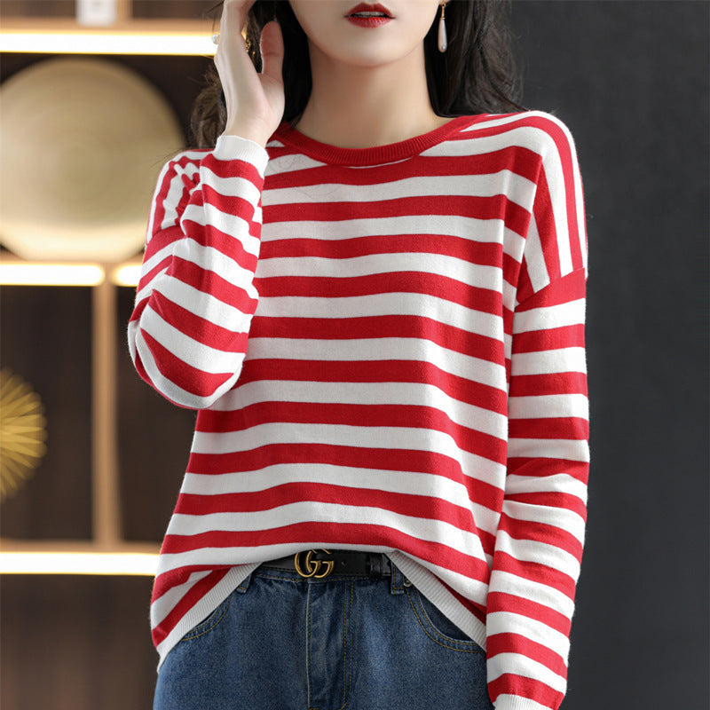Damen Maritim-inspiriertes gestreiftes Feinstrick-Shirt mit weitem Boot-Ausschnitt und Kontrastkante Echoarchiv