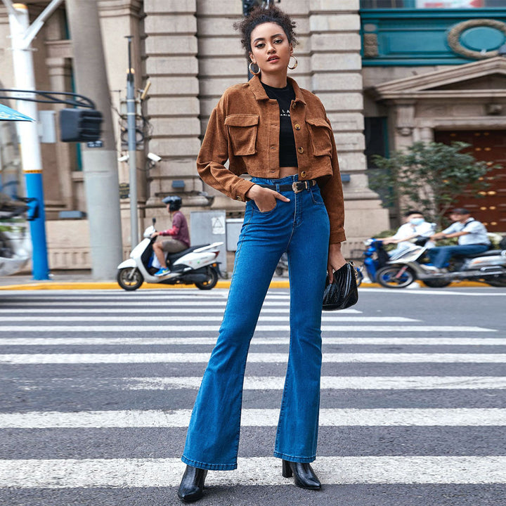 Damen cropped Cordjacke mit aufgesetzten Klappentaschen Hemdkragen und Knopfverschluss – Célinea