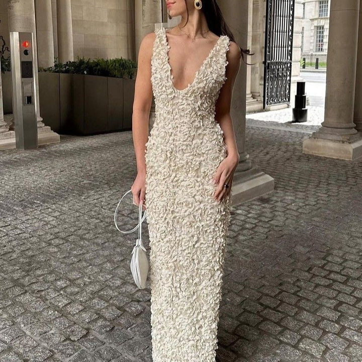 Damen Maxikleid mit opulentem Blumendesign und tiefem V-Ausschnitt Echo Archiv
