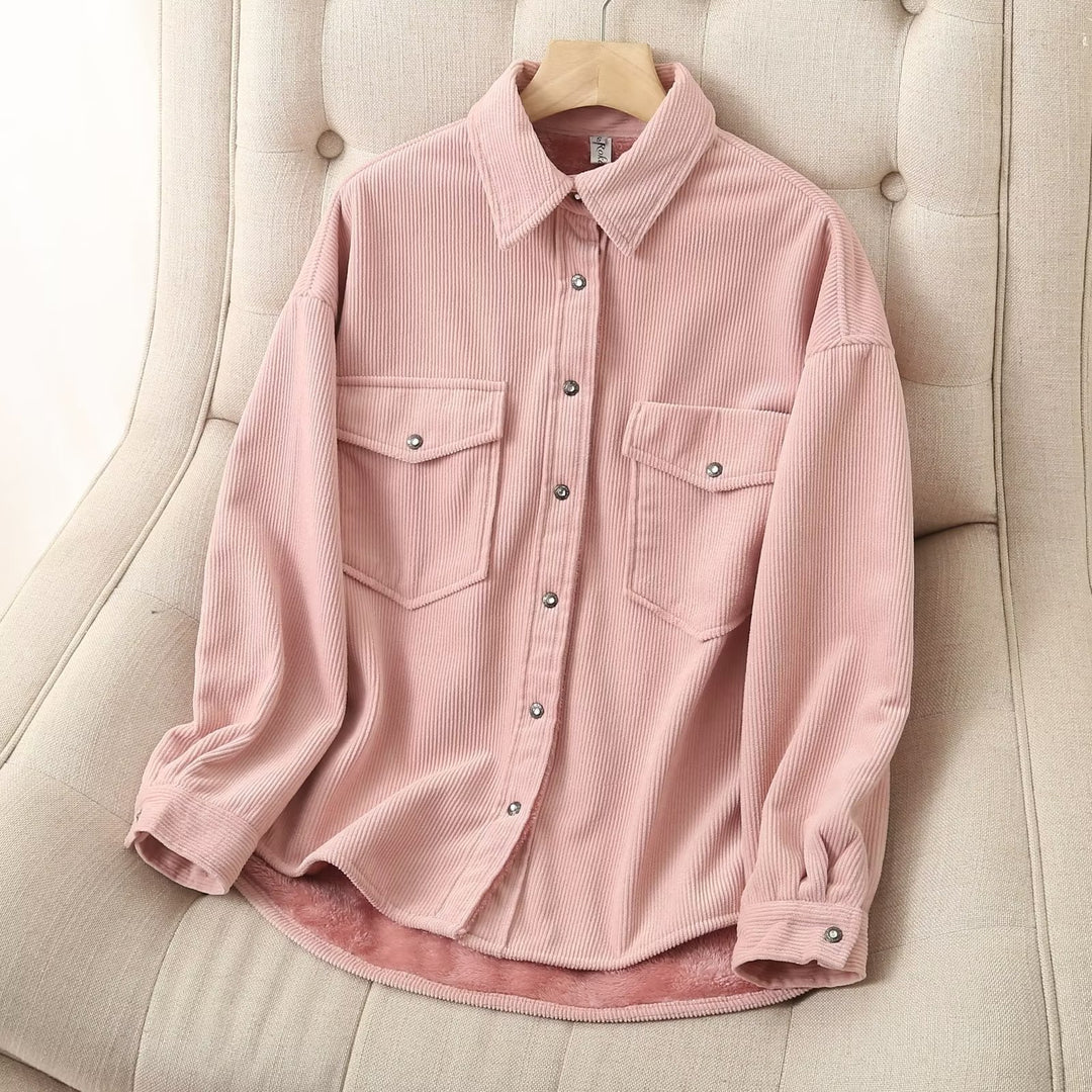 Damen oversized Cordhemdjacke mit wattiertem Teddyfutter, aufgesetzten Pattentaschen und Druckknopfleiste – Célinea