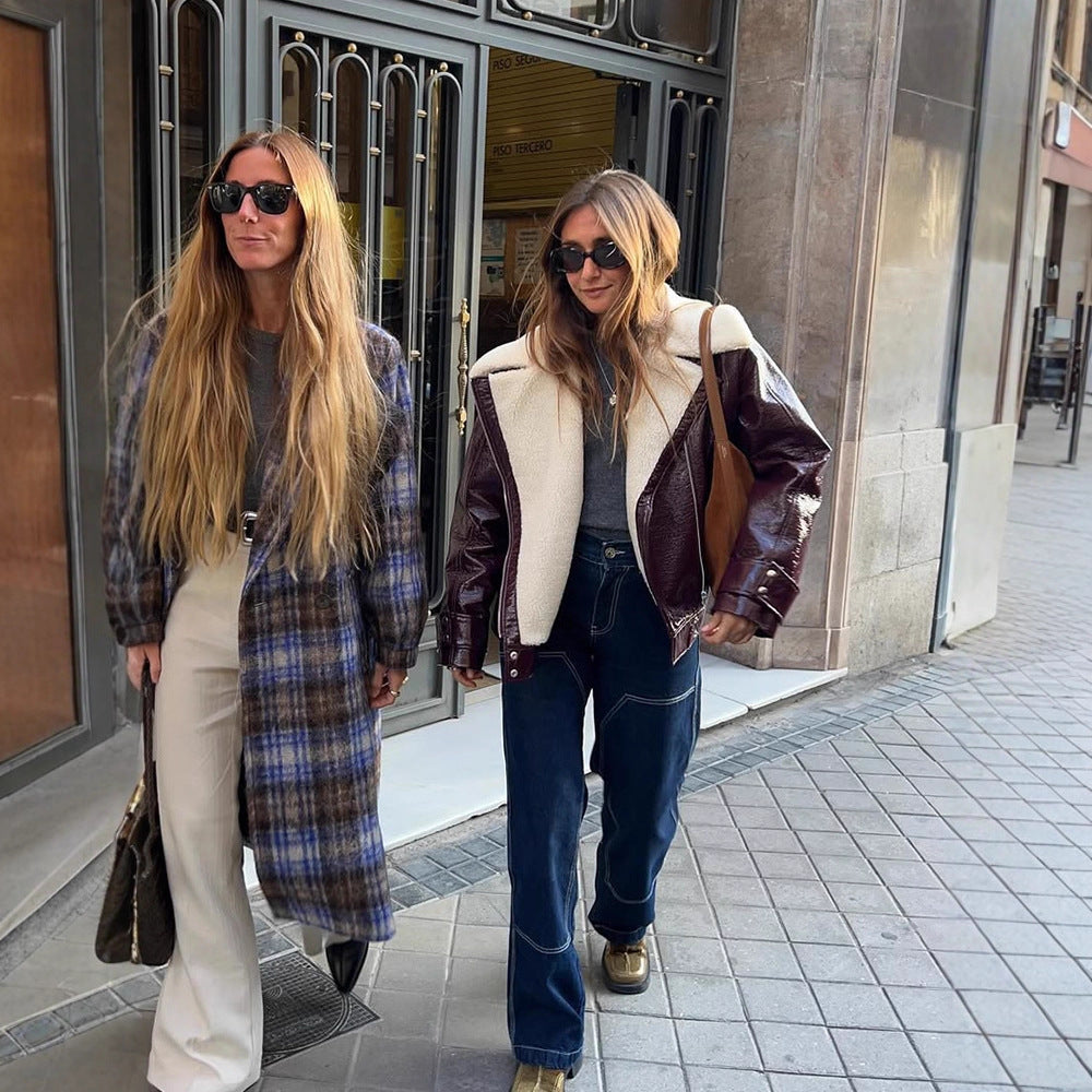 Damen Lackleder-Bikerjacke mit Sherpa-Futter und Oversize-Schnitt Echoarchiv