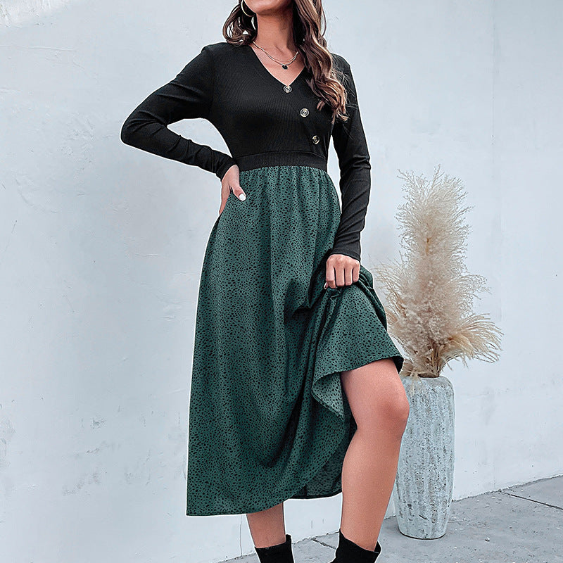 Damen Midikleid mit tailliertem Rippenstrick-Oberteil, V‑Ausschnitt und weitem Rock Echoarchiv