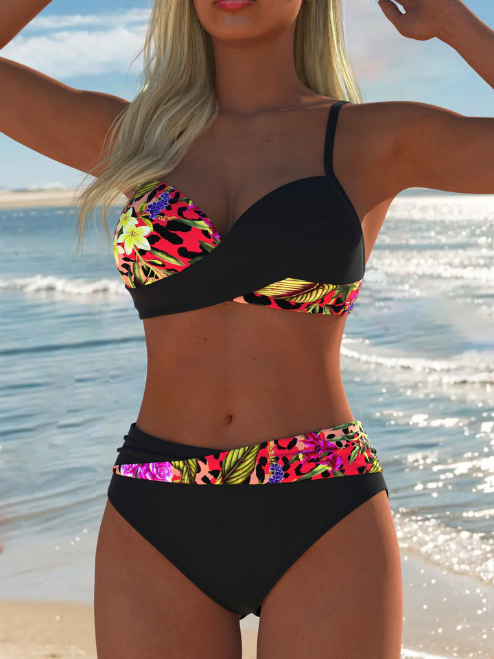 Damen Balconette-Bikini mit trendy Palmendruck und eleganter Ring-Detaillierung Echo Archiv