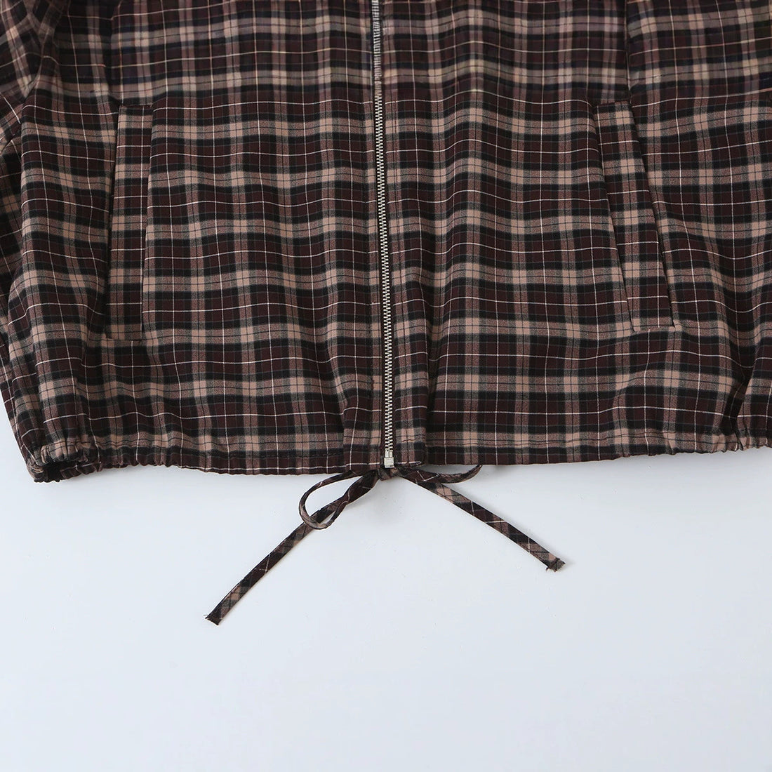 Damen Karierter Cropped-Blouson mit Stehkragen, Tunnelzugsaum und Eingrifftaschen Echoarchiv