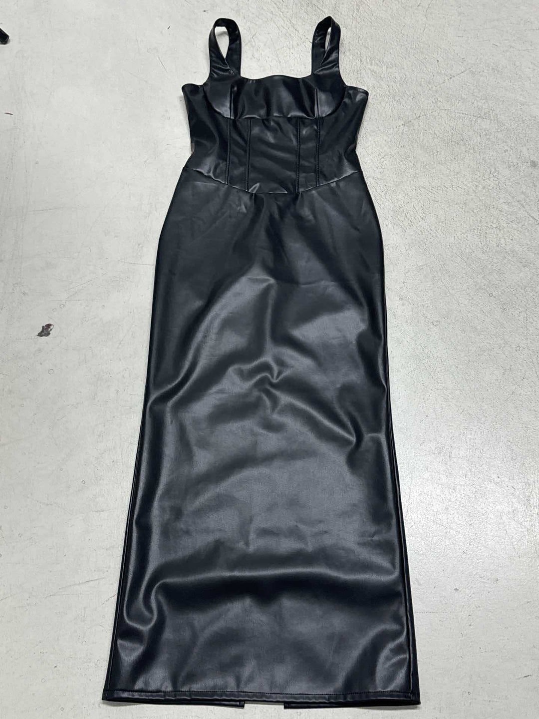 Damen Figurumspielendes Kunstlederkleid mit charmanten Trägern Echo Archiv