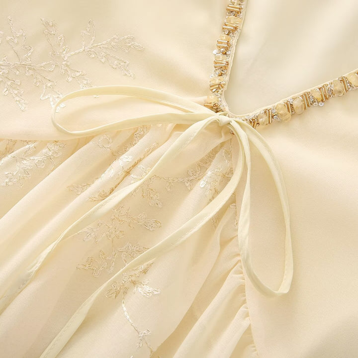 Damen leichtes Blusenshirt mit fließendem Schnitt und eleganten Bindebanddetails Echo Archiv