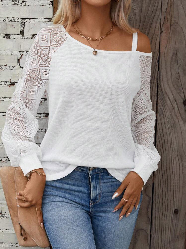 Damen Elegantes Strickoberteil mit asymmetrischem Ausschnitt und verzierten Ärmeln Echo Archiv