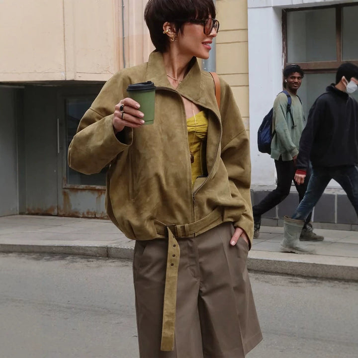 Damen Oversized Veloursleder-Bomberjacke mit taillierendem Bindegürtel und asymmetrischem Reißverschluss Echoarchiv