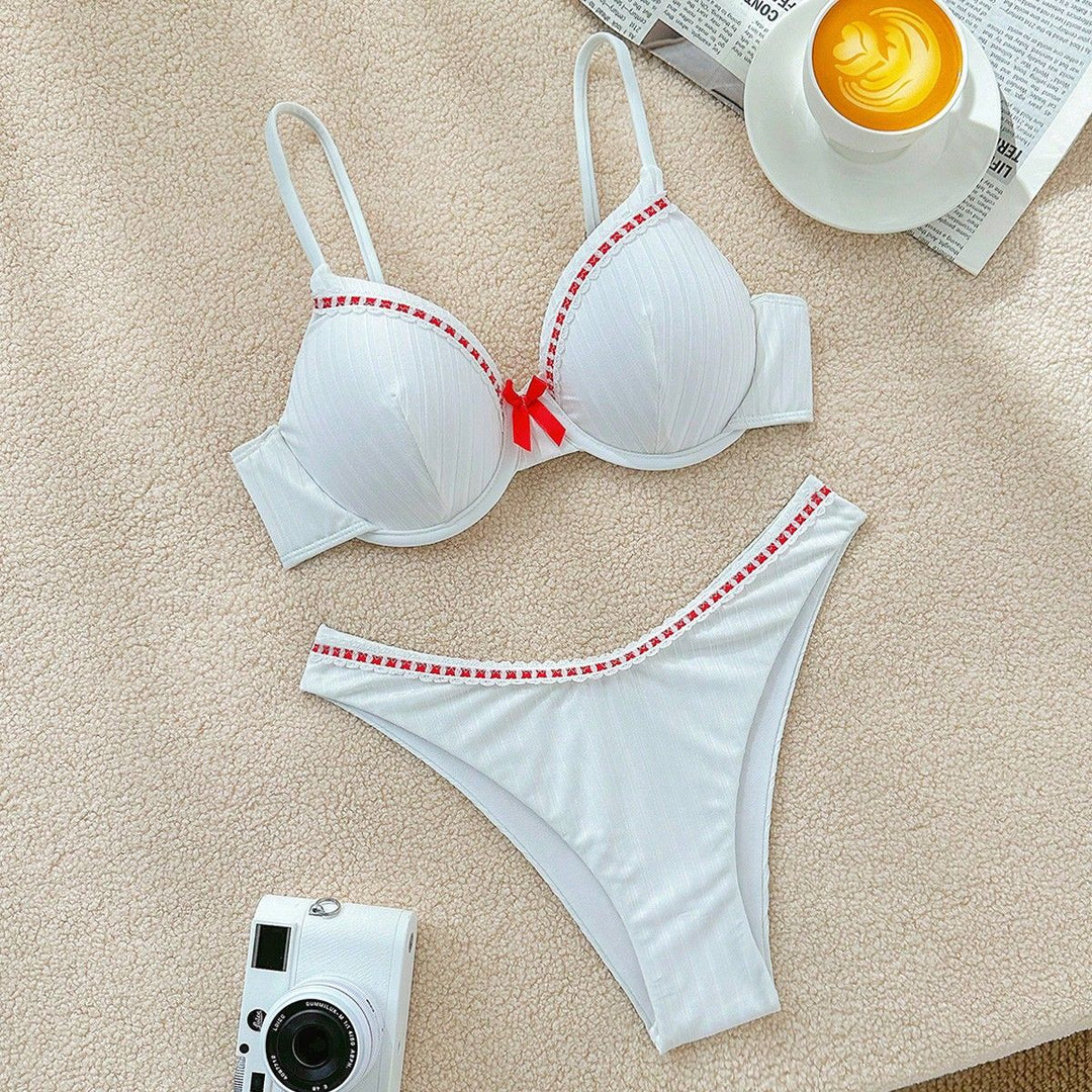 Damen gepolsterter Bikini mit farblich abgesetzten Akzenten Echo Archiv