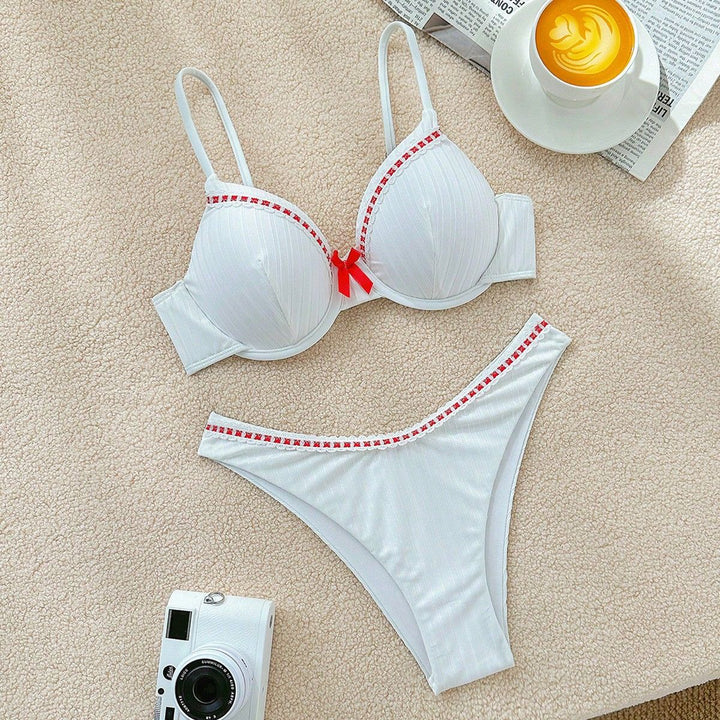 Damen gepolsterter Bikini mit farblich abgesetzten Akzenten Echo Archiv