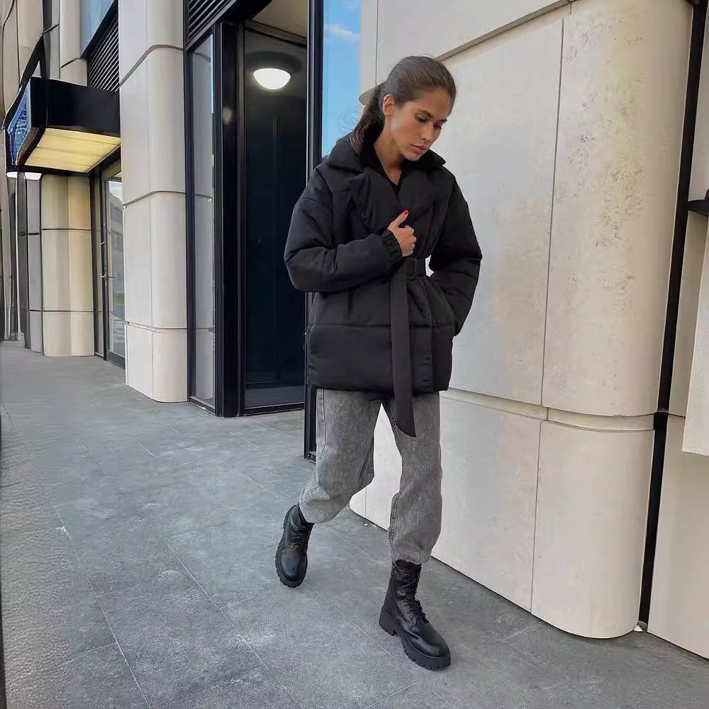 Damen Wattierte Taillierte Steppjacke mit Gürtel und Kapuze Echoarchiv