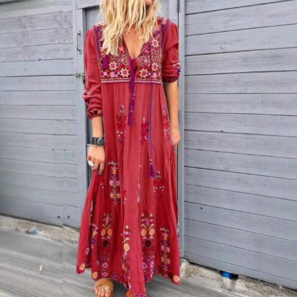 Damen nan besticktes Maxikleid mit langen Ärmeln, Quastenverschluss und folkloristischer Stickerei Echo Archiv