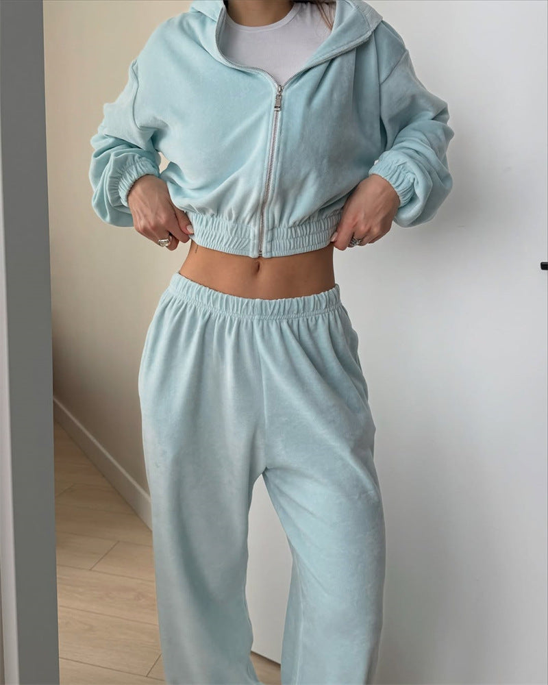 Damen cropped Kapuzen-Zipjacke mit gerafftem Elastiksaum und hochtaillierter Relax-Hose aus softem Sweat – Auréline