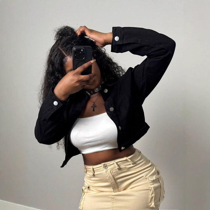 Damen Kurzgeschnittene Jeansjacke mit Metallknopfleiste und taillenlanger Passform Echo Archiv