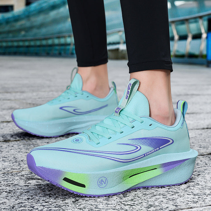 Unisex fließende Race-Performance-Sneaker mit hochprofilierter reaktiver Schaum-Zwischensohle und nahtlosem Leichtstrick-Obermaterial – Tavélo