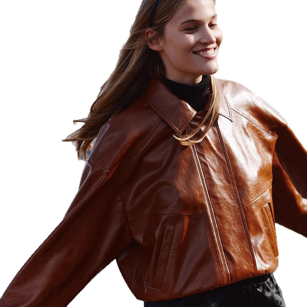 Damen Kurzblouson aus veganem Glattleder mit Boxy‑Silhouette und verdeckter Druckknopfleiste Echoarchiv