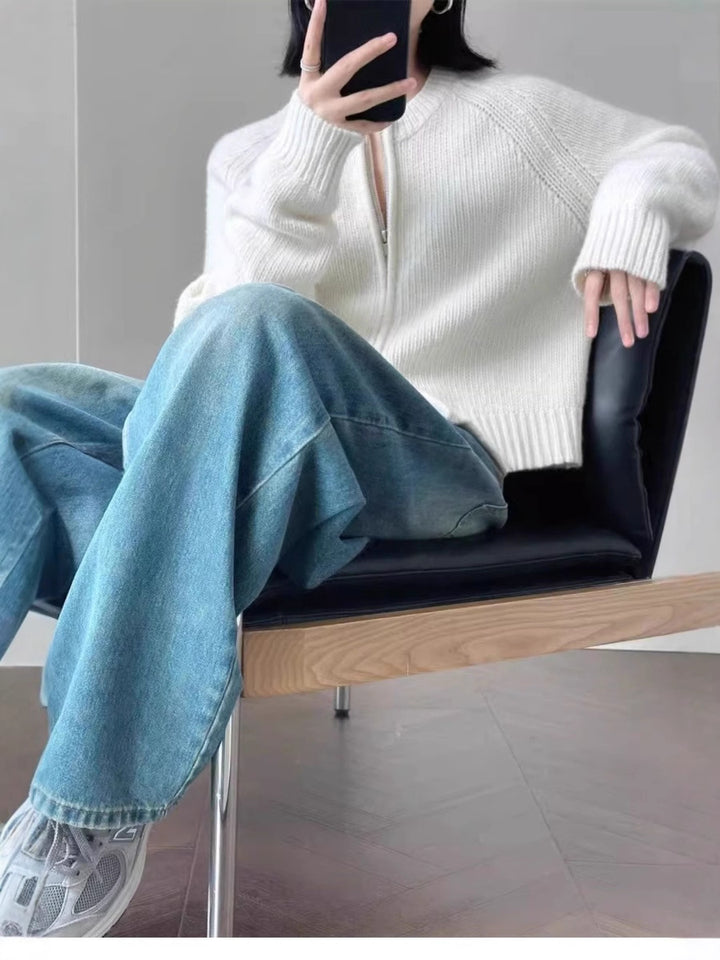 Damen Kurzjacke aus softem Feinstrick mit durchgehendem Reißverschluss und geripptem Saum Echoarchiv