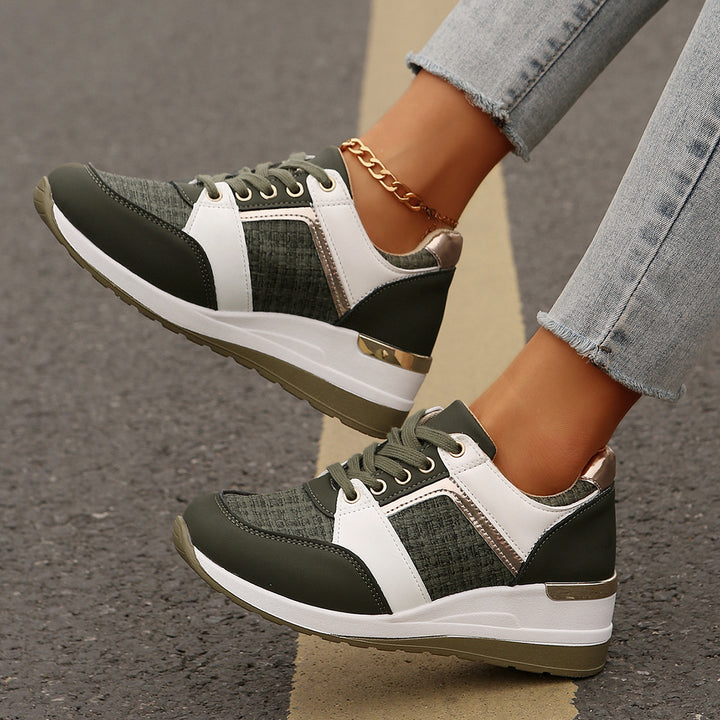 Damen sportive Keil-Sneaker mit strukturiertem Strickmix gepolstertem Komfortfußbett und goldenen Akzenten Echo Archiv