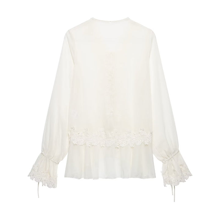 Damen Romantische Chiffonbluse mit Spitzenbesatz, V‑Ausschnitt und Volantstufen Echo Archiv