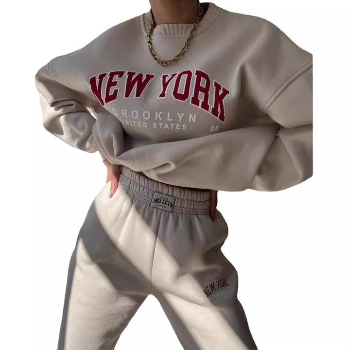 Damen Oversized Lounge-Set aus Baumwollfleece mit Collegestickerei und relaxed Jogginghose Echoarchiv