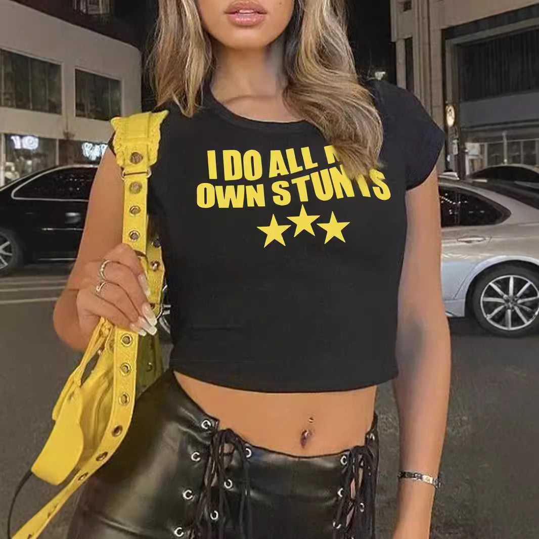 Damen Crop-Top mit kreativem Grafikdesign und modernem Schriftzug Echo Archiv