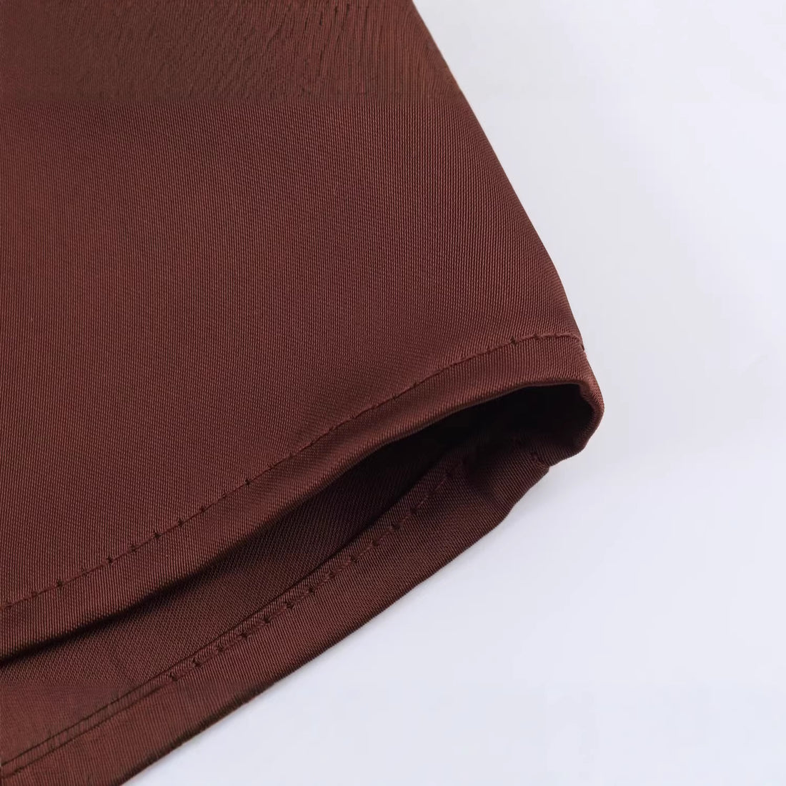 Damen Kurzes A-Linien-Kleid mit Rosen-Jacquard, Volantärmeln und Ziergürtel Echoarchiv
