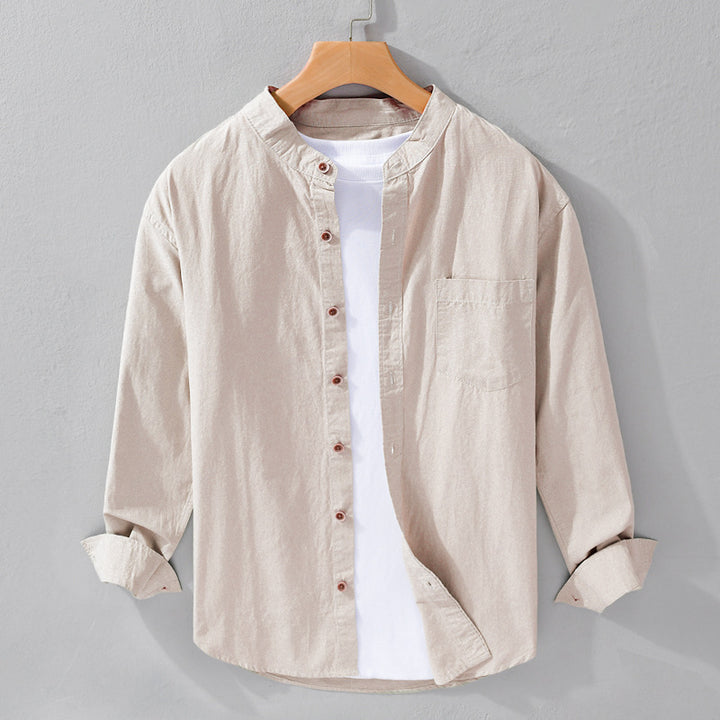 Herren Hemdjacke im Mandarinstil aus Baumwoll-Twill, Relaxed-Fit, mit aufgesetzter Brusttasche und Holzknöpfen Echoarchiv