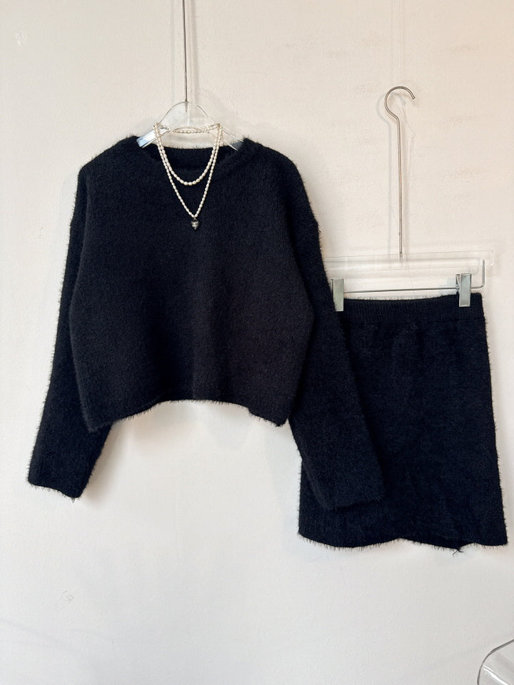 Damen Kuscheliger Flausch-Zweiteiler mit Oversize-Pullover und Minirock – Élanora