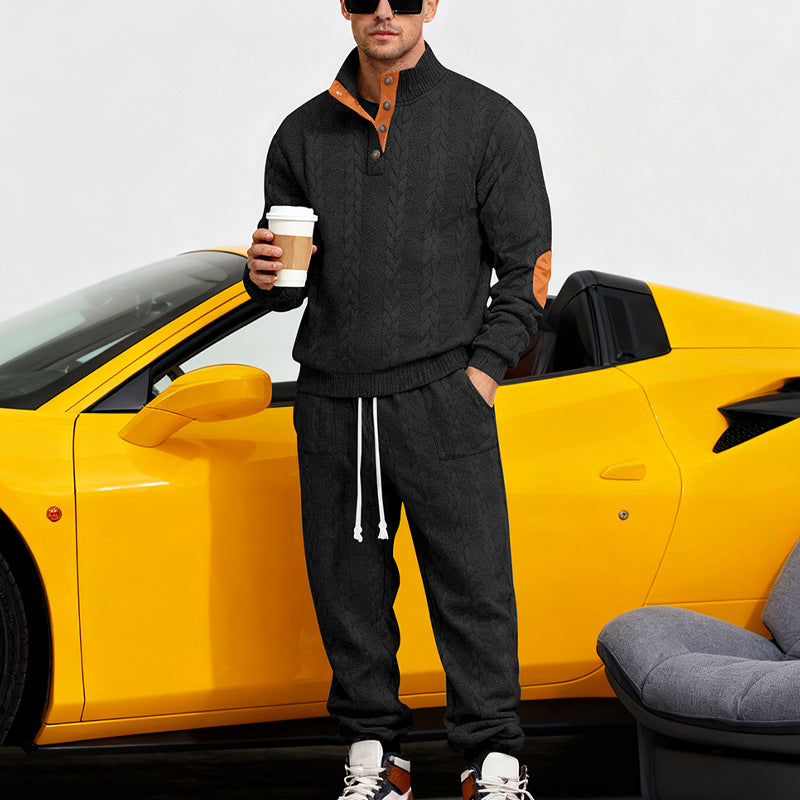 Herren nan Strickkombination aus Pullover und Jogginghose mit Zopfmuster und Ellenbogenbesatz Echo Archiv