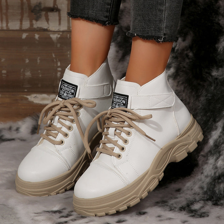 Damen Plateau-Ankleboots mit Klettverschluss, robuster Lug-Sohle und gepolstertem Schaft – Varelle