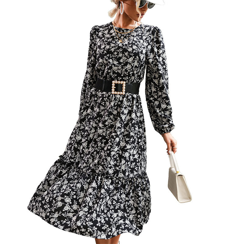 Damen Midikleid mit taillierter Silhouette, Perlen-Schnallen-Gürtel und Stufenrock – Élara