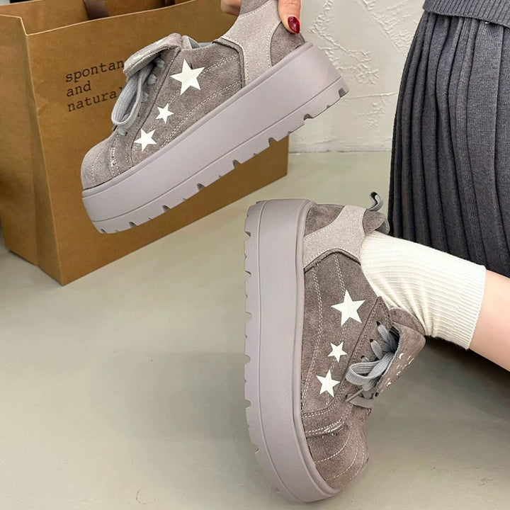 Damen Plateau-Sneaker mit modischen Sternen-Details und bequemem Klettverschluss Echo Archiv