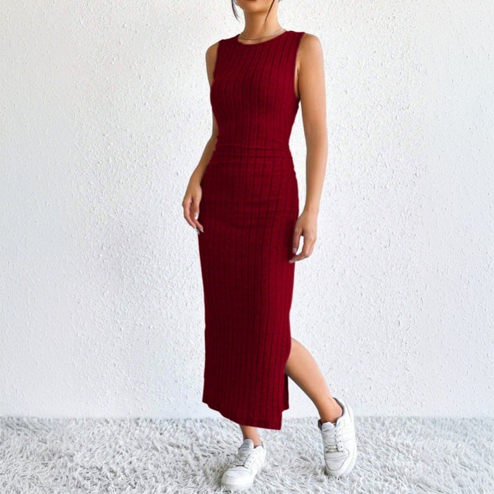 Damen geripptes Midikleid mit figurformendem Bustieroberteil hohem Seitenschlitz und passendem Longcardigan aus Feinstrick – Élara