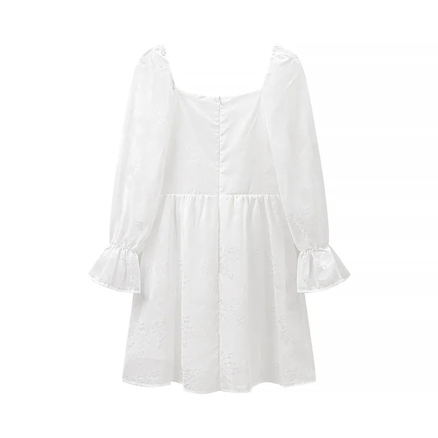 Damen besticktes Carmen-Minikleid mit quadratischem Ausschnitt, Empire-Taille und gerafften Glockenärmeln – Élara