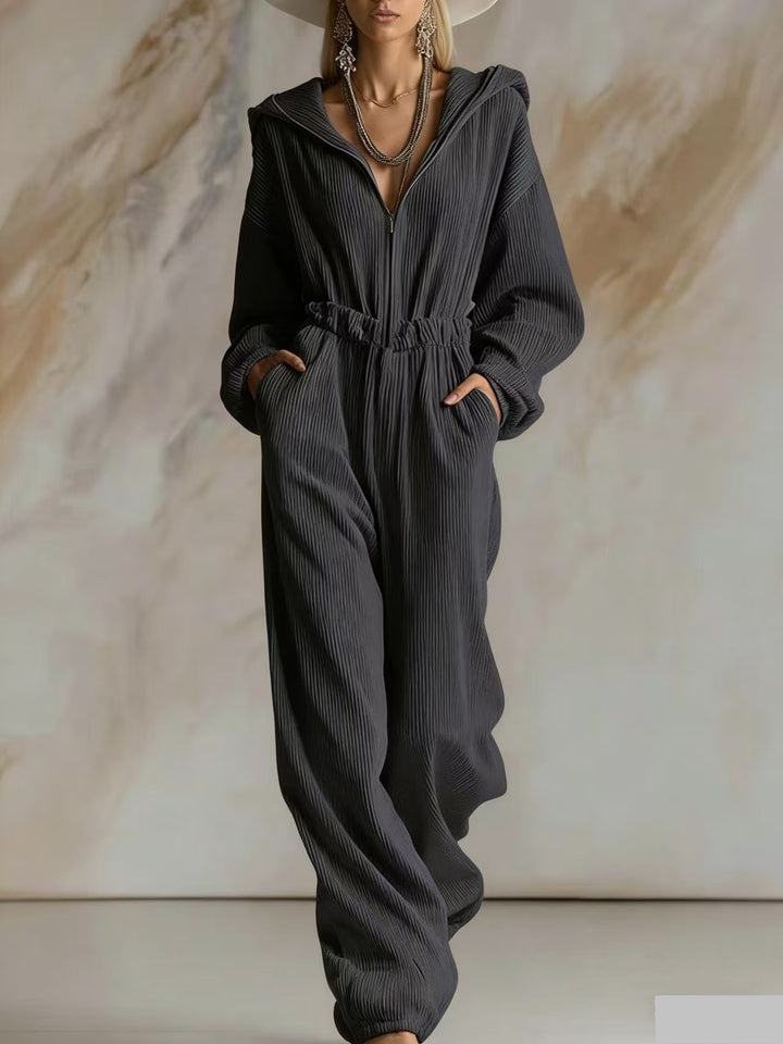 Damen Plissierter Kapuzen-Jumpsuit mit Reißverschluss und elastischer Taille – Solévia