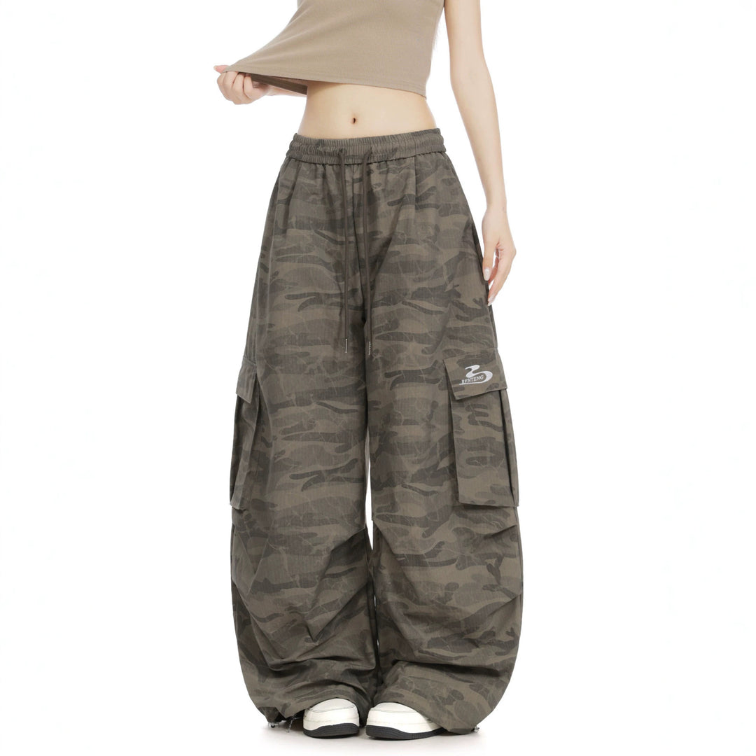 Damen Lässige Cargo-Hose im Camouflage-Design Echoarchiv