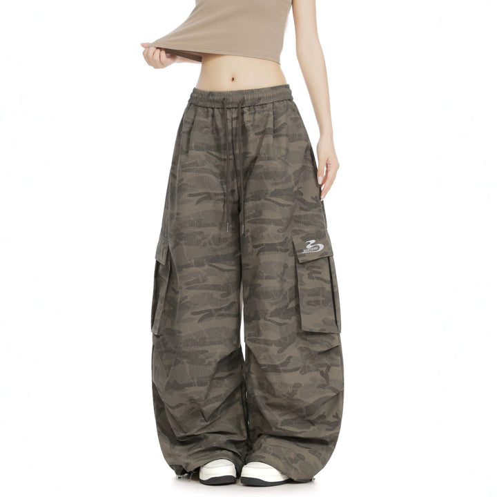 Damen Lässige Cargo-Hose im Camouflage-Design Echoarchiv