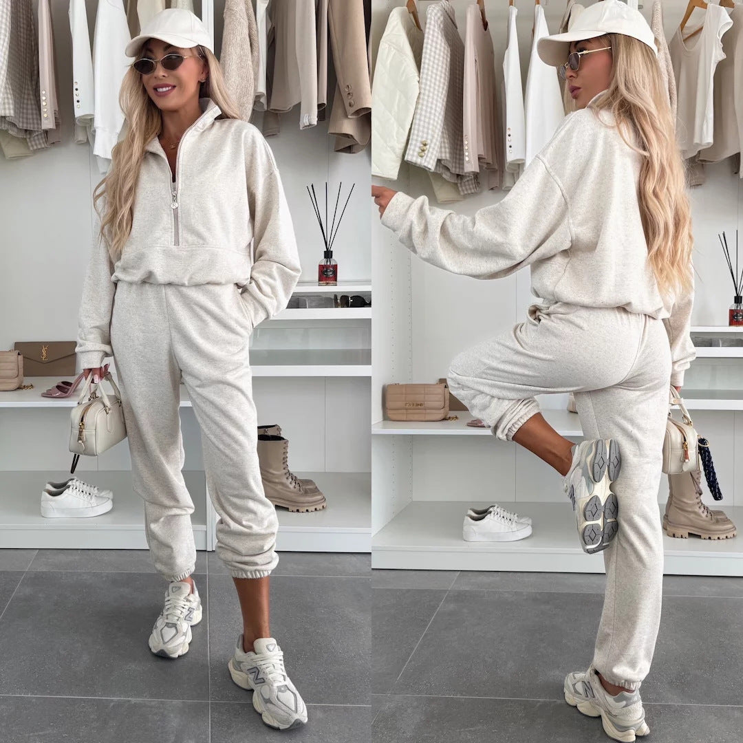 Damen Kuscheliges Freizeit-Set mit Kurzreißverschluss, hohem Kragen und Joggerhose – Élanora
