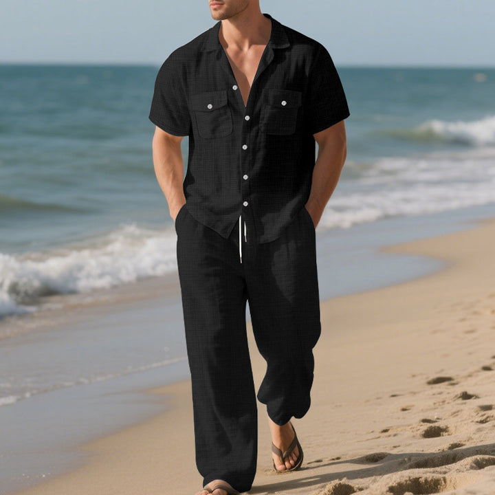 Herren lässiges Strand-Outfit aus atmungsaktivem Gewebe mit kurzen Ärmeln und praktischen Taschen Echoarchiv