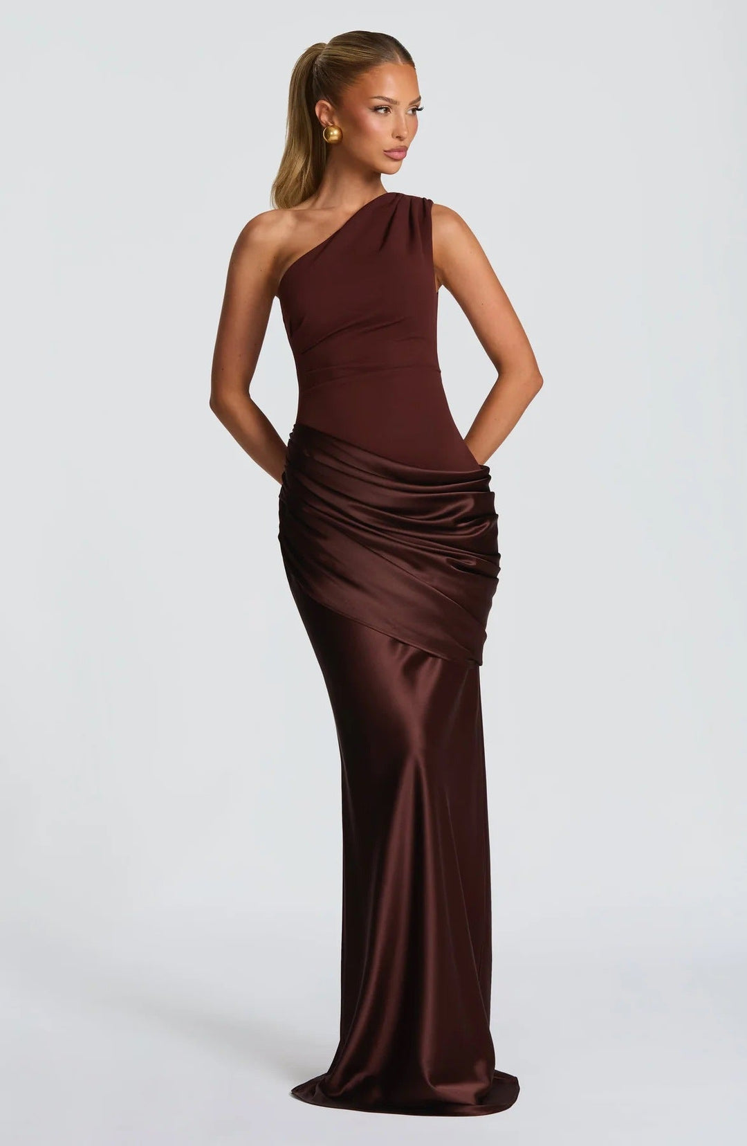 Damen elegantes asymmetrisches Satin-Abendkleid mit Drapé-Design – Élara