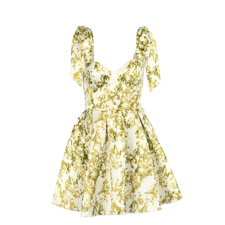 Damen verspieltes Blumenkleid mit Puffärmeln und Rüschendetails Echo Archiv