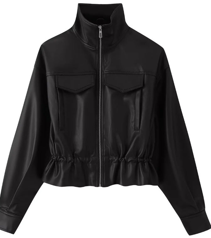 Damen Kurz geschnittener Kunstleder-Blouson mit hohem Stehkragen, Brustpatten und Tunnelzug Echo Archiv