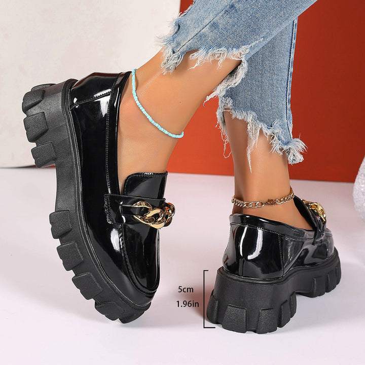 Damen nan trendige Lack-Loafer mit grober Profilsohle und goldener Kettenapplikation Echo Archiv