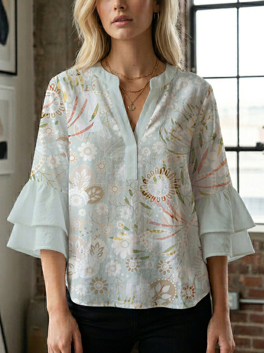 Damen Blusenshirt mit voluminösen Ärmeln und floralem Muster Echo Archiv