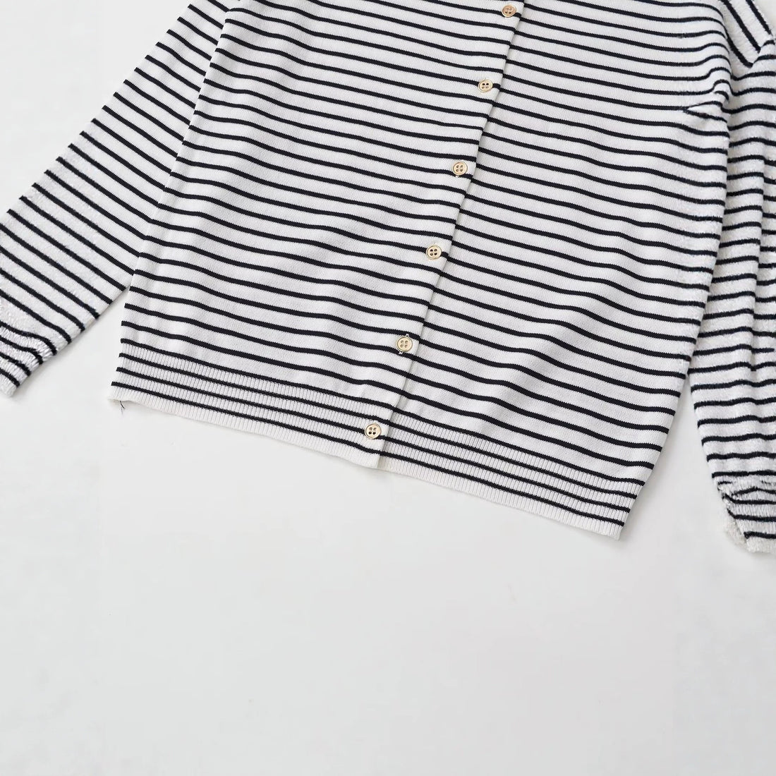 Damen Feinstrick-Cardigan mit maritimem Streifenmuster und Knopfleiste Echo Archiv