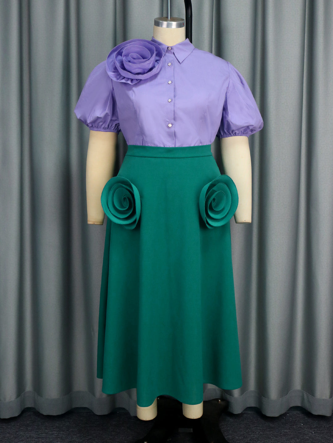 Damen Elegantes Kleid mit dekorativen Blumenapplikationen Echo Archiv