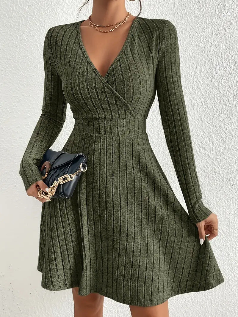 Damen Wickelkleid mit langen Ärmeln und gerippter Textur Echoarchiv