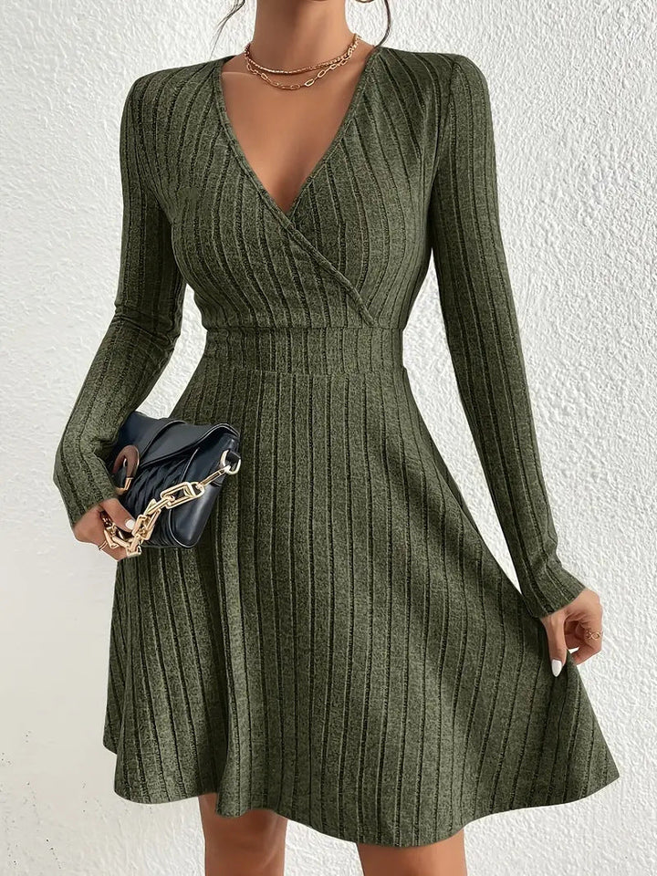 Damen Wickelkleid mit langen Ärmeln und gerippter Textur Echoarchiv
