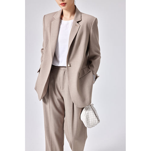 Damen Legeres Tailoring-Set mit Longline-Blazer und hochtaillierter Bundfaltenhose Echoarchiv