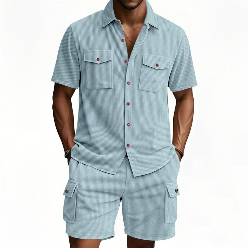 Herren lässiges Freizeitset mit Kurzarmhemd und Shorts Echoarchiv